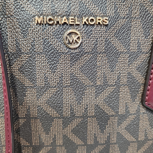 Michael Kors Maple Large NS Signature Tote. NWT - Picture 7 of 12